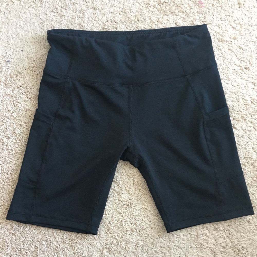 Baleaf size Large, running/biker shorts, w.pockets